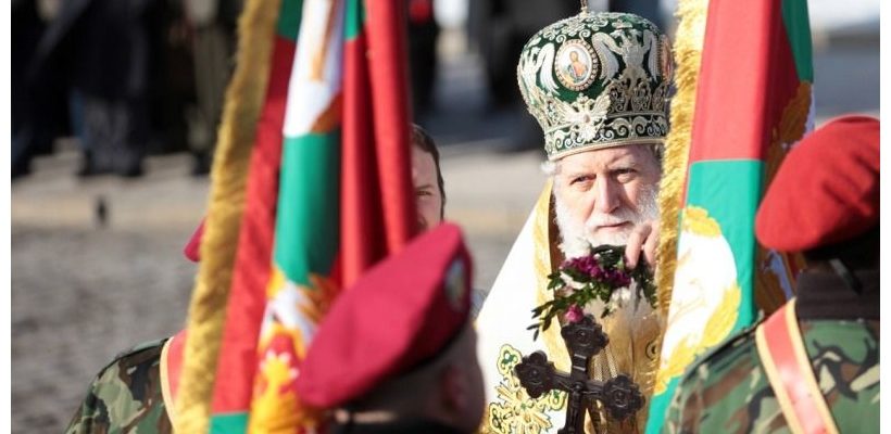 Първи водосвет на бойните знамена прави цар Симеон I, традицията минава през цар Борис III до днес