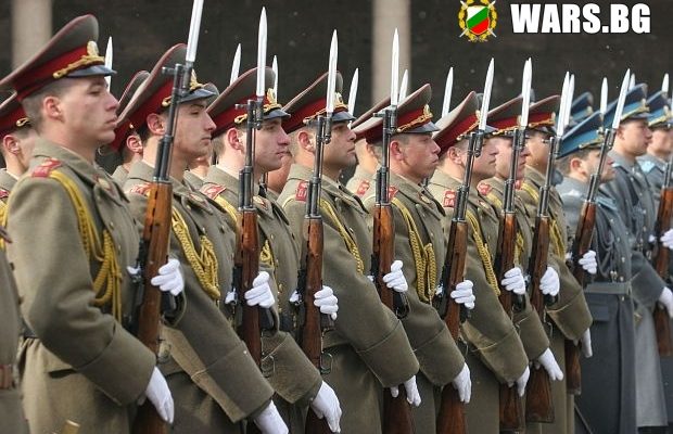 Българската армия изпитва остра нужда от военнослужещи