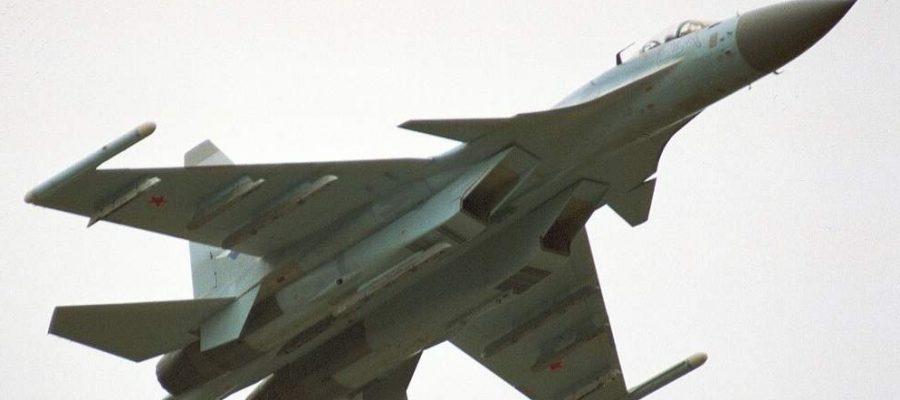 Су-35 в бой с американски самолети
