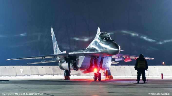 Нощни полети с МиГ-29 в Полша (снимки)