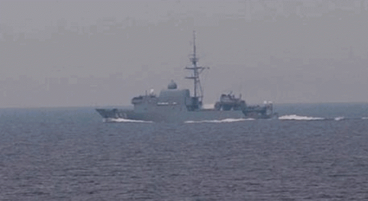 Стана много опасно! Кораб на НАТО препречи пътя на руска фрегата (ВИДЕО)