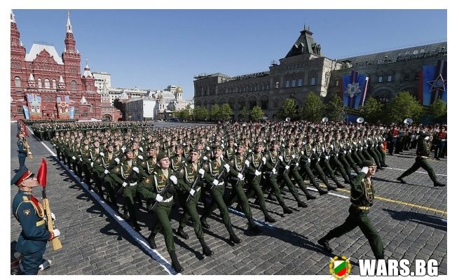 Макрон отива на военния парад за Деня на победата в Москва! Списък на присъстващите лидери