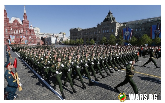 Макрон отива на военния парад за Деня на победата в Москва! Списък на присъстващите лидери